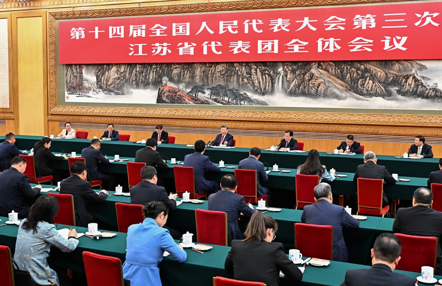 ??3月5日下午,中共中央總書記、國家主席、中央軍委主席習(xí)近平參加他所在的十四屆全國人大三次會議江蘇代表團(tuán)審議。